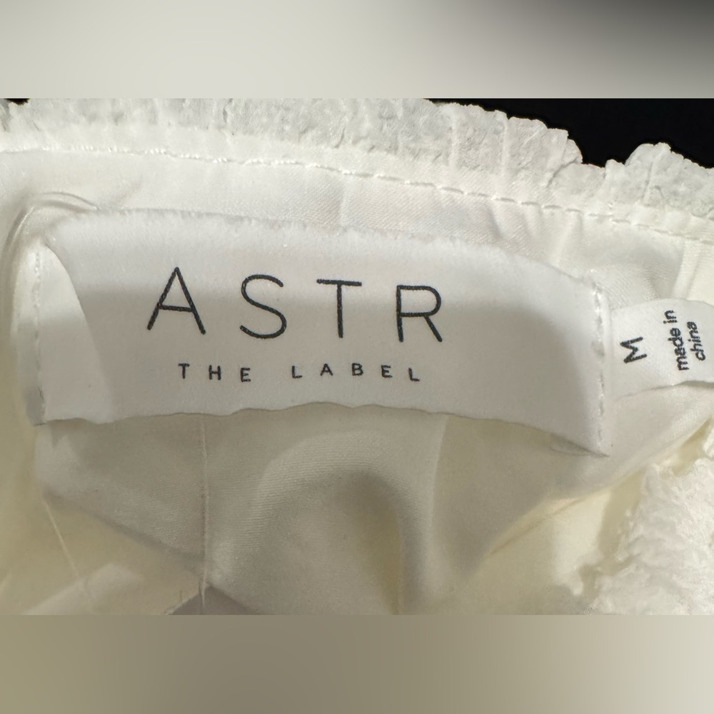 ASTR Smocked Tiered Midi Dress NWOT - Picture 4 of 4